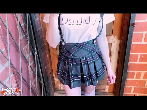 ❤️ Nữ sinh hút tinh ranh của mình sâu và fucks thay vì các lớp học. Video sex tại chúng tôi
