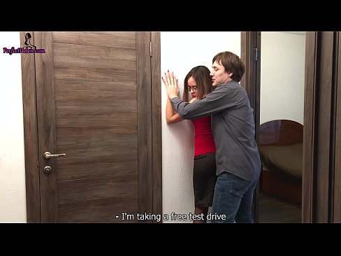 ❤️ Sexy Realtor gợi cảm giật cô ấy L. và Mẹ trong khi bán cô ấy căn hộ - Krempai Video sex tại chúng tôi