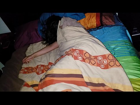 ❤️ Stepson mắng mẹ kế trẻ của mình trong khi bà ngủ. Video sex tại chúng tôi